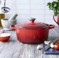 Le Creuset Signature Braadpan - 4,2 L - 24 Cm - Kersenrood 18 Le Creuset Signature Braadpan - 4,2 L - 24 Cm - Kersenrood -Keuken Serie Winkel 1200x1197 11
