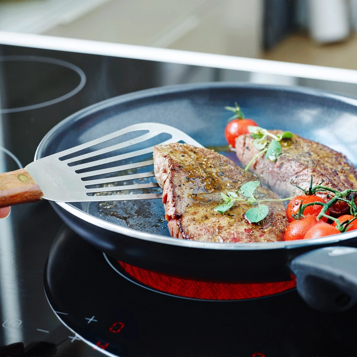 GreenPan Cambridge Koekenpan 28cm - Zwart - Inductie - PFAS-vrij 16 GreenPan Cambridge Koekenpan 28cm - Zwart - Inductie - PFAS-vrij - Afbeelding 14