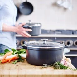 GreenPan Featherweights Braadpan 22cm - Zwart - Inductie - PFAS-vrij 15 GreenPan Featherweights Braadpan 22cm - Zwart - Inductie - PFAS-vrij -Keuken Serie Winkel 1200x1199 9