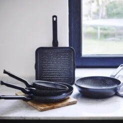 BK Universe Koekenpan Ø 24cm - Inductie - Anti-aanbak - PFAS-vrij 18 BK Universe Koekenpan Ø 24cm - Inductie - Anti-aanbak - PFAS-vrij -Keuken Serie Winkel 1200x1200 109