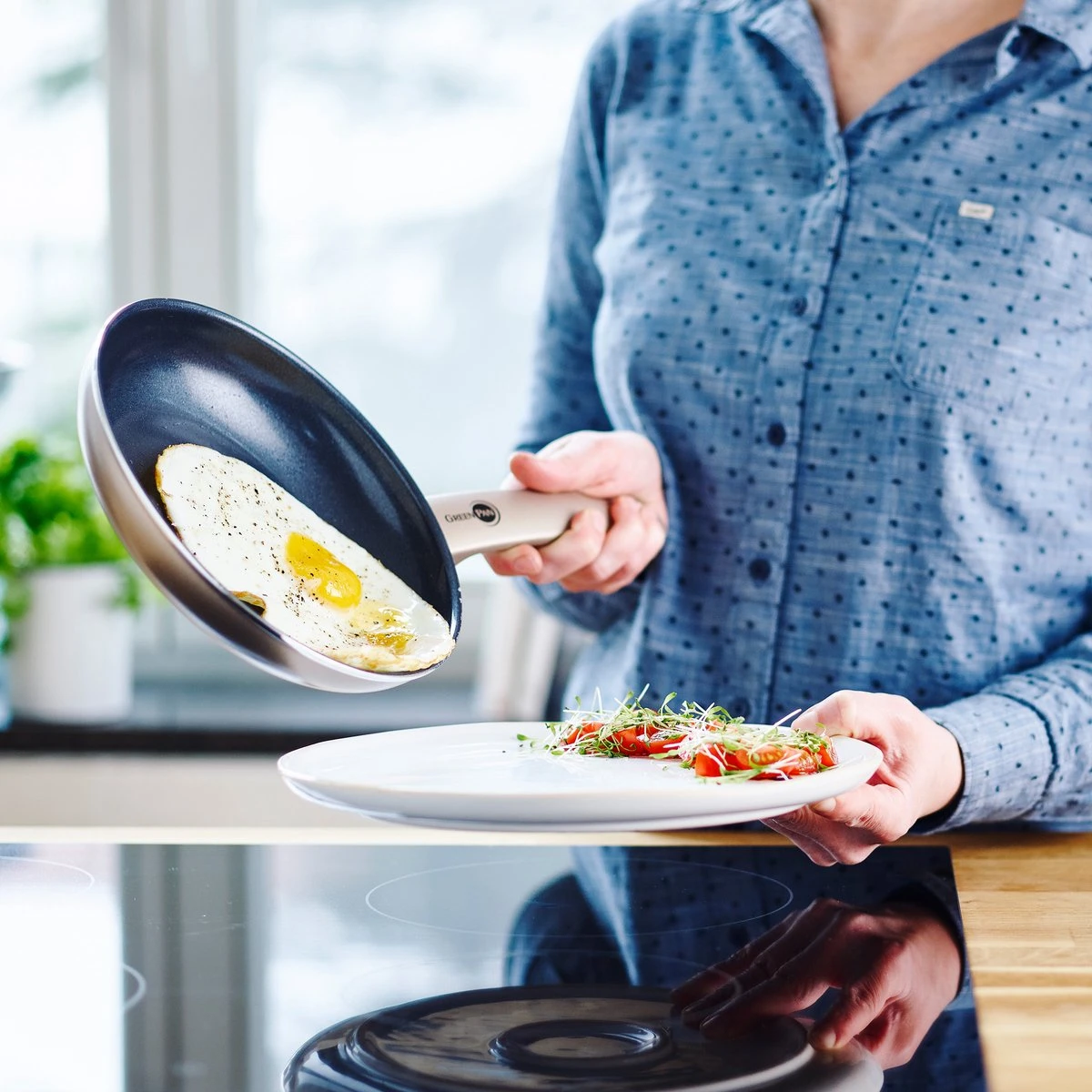 GreenPan Cambridge Koekenpan 30cm - Brons - Inductie - PFAS-vrij 14 GreenPan Cambridge Koekenpan 30cm - Brons - Inductie - PFAS-vrij - Afbeelding 12