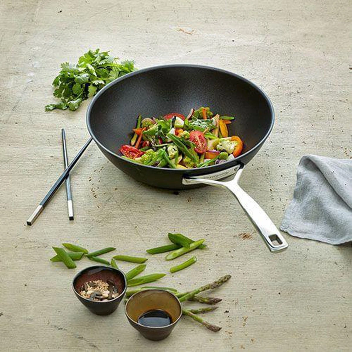 Demeyere Alu Pro Wok - 30 Cm 4 Demeyere Alu Pro Wok - 30 Cm - Afbeelding 2