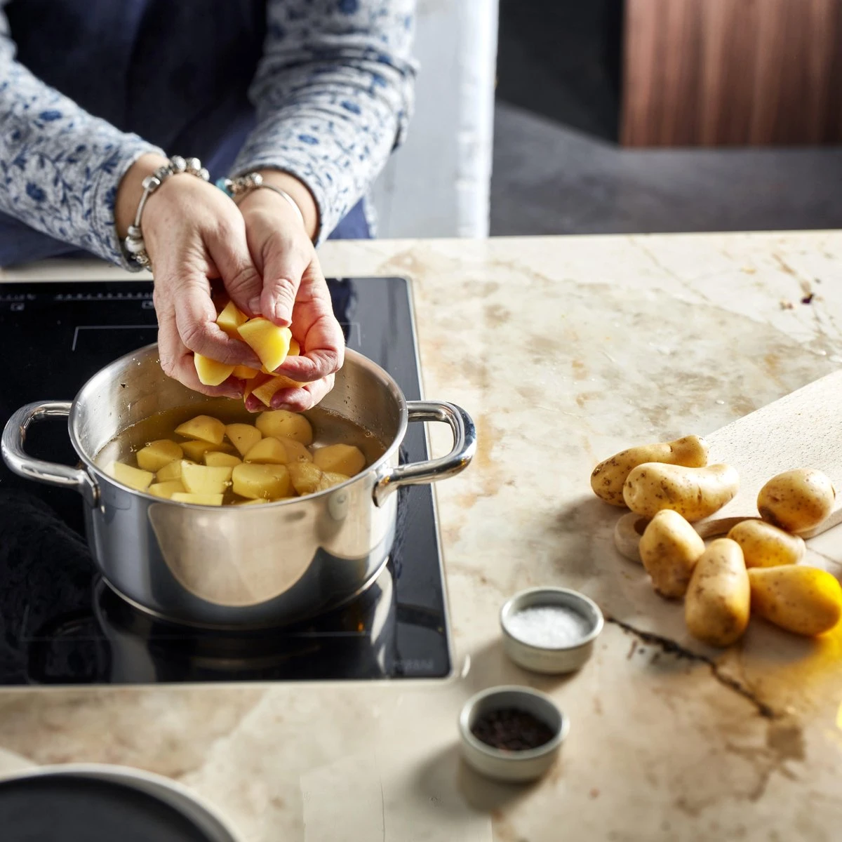 Demeyere Classico 3 Kookpan – Met Deksel – Inductie – RVS – 20 Cm – 3L 6 Demeyere Classico 3 Kookpan – Met Deksel – Inductie – RVS – 20 Cm – 3L - Afbeelding 4