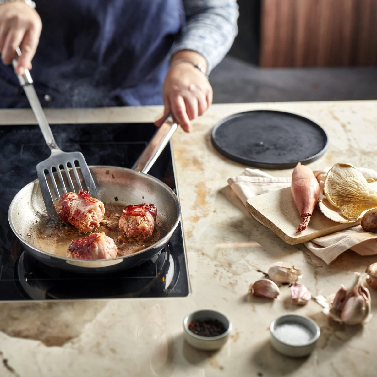 Demeyere Classico 3 RVS Koekenpan – Koekenpan Inductie - 28 Cm – PTFE-vrij 7 Demeyere Classico 3 RVS Koekenpan – Koekenpan Inductie - 28 Cm – PTFE-vrij - Afbeelding 5