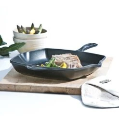 Le Creuset Gietijzeren Vierkante Grillpan - 26cm - Mat Zwart 11 Le Creuset Gietijzeren Vierkante Grillpan - 26cm - Mat Zwart -Keuken Serie Winkel 1200x1200 826