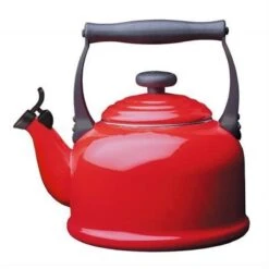 Le Creuset Tradition Fluitketel - 2.1 L - Kersenrood 8 Le Creuset Tradition Fluitketel - 2.1 L - Kersenrood -Keuken Serie Winkel 1200x1200 840