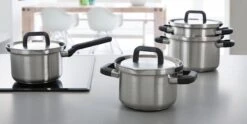 BK Flow Cool Pannenset - 4-delig – RVS Deksels - Veilig Afgietsysteem - Geschikt Voor Alle Warmtebronnen 35 BK Flow Cool Pannenset - 4-delig – RVS Deksels - Veilig Afgietsysteem - Geschikt Voor Alle Warmtebronnen -Keuken Serie Winkel 1200x600