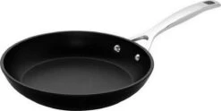 Le Creuset Koekenpan Les Forgées TNS - ø 24 Cm - Standaard Anti-aanbaklaag 14 Le Creuset Koekenpan Les Forgées TNS - ø 24 Cm - Standaard Anti-aanbaklaag -Keuken Serie Winkel 1200x601 13