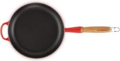 Le Creuset Koekenpan Signature Kersenrood - ø 28 Cm / 2.6 Liter - Geëmailleerde Anti-aanbaklaag 11 Le Creuset Koekenpan Signature Kersenrood - ø 28 Cm / 2.6 Liter - Geëmailleerde Anti-aanbaklaag -Keuken Serie Winkel 1200x616 3