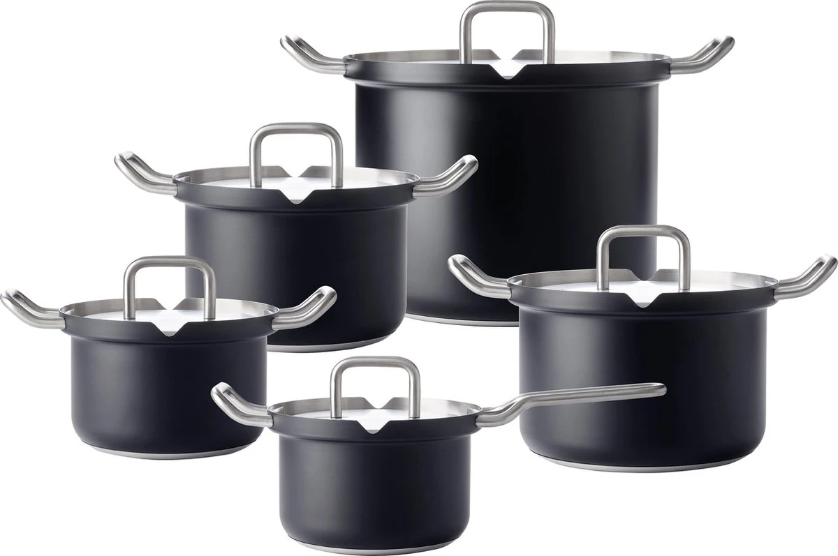 BK Q-linair Master Black Kookpannenset - 5-delig - Veilig Afgietsysteem - Inductie 3 BK Q-linair Master Black Kookpannenset - 5-delig - Veilig Afgietsysteem - Inductie