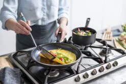 GreenPan Memphis Keramische Koekenpannenset - Ø24 + Ø28 Cm - PFAS-vrij 28 GreenPan Memphis Keramische Koekenpannenset - Ø24 + Ø28 Cm - PFAS-vrij -Keuken Serie Winkel 1200x800 58