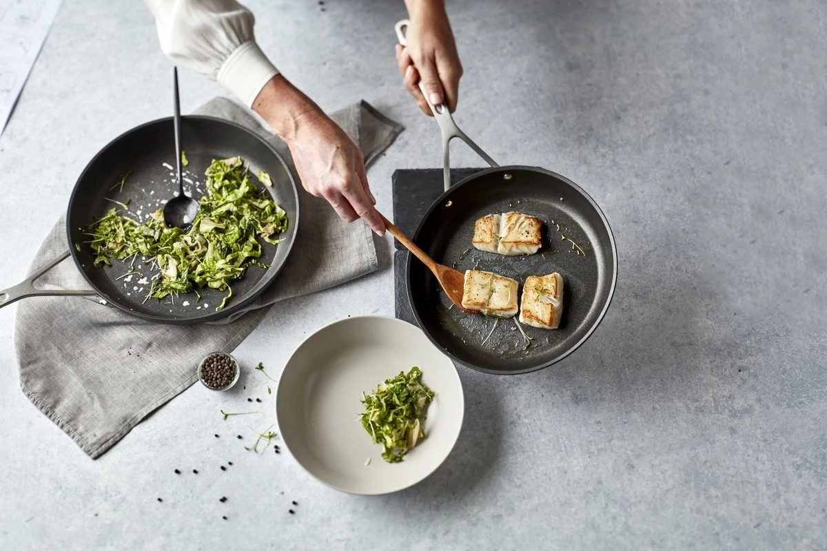 Demeyere Alu Industry 3 Koekenpannenset - Inductie - Duraslide Antikleeflaag - Pannenset 24 Cm + 28 Cm 8 Demeyere Alu Industry 3 Koekenpannenset - Inductie - Duraslide Antikleeflaag - Pannenset 24 Cm + 28 Cm - Afbeelding 7