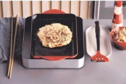 Le Creuset - Gietijzeren Grillplaat - 32x22cm - Kersenrood -Keuken Serie Winkel 1200x807 2