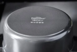 GreenPan Featherweights Braadpan 22cm - Zwart - Inductie - PFAS-vrij 17 GreenPan Featherweights Braadpan 22cm - Zwart - Inductie - PFAS-vrij -Keuken Serie Winkel 1200x823