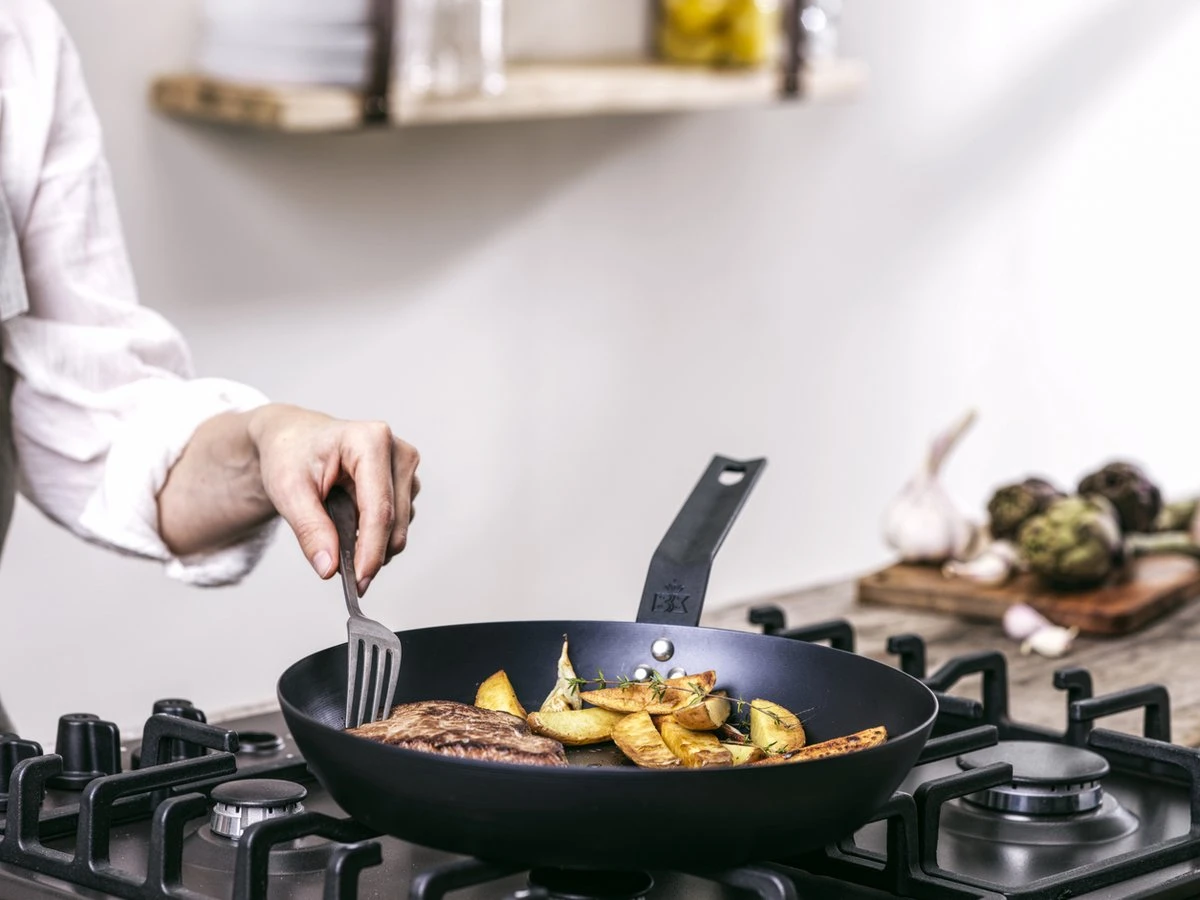 BK Solid Steel Koekenpan Ø 26 Cm - Plaatstaal - Inductie - BBQ 7 BK Solid Steel Koekenpan Ø 26 Cm - Plaatstaal - Inductie - BBQ - Afbeelding 5