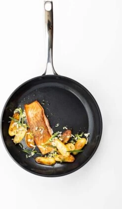 BK Superior Koekenpan - Ø 24 Cm - Keramisch - Inductie 10 BK Superior Koekenpan - Ø 24 Cm - Keramisch - Inductie -Keuken Serie Winkel 703x1200