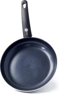 GreenPan Cambridge Koekenpan 28cm - Zwart - Inductie - PFAS-vrij 36 GreenPan Cambridge Koekenpan 28cm - Zwart - Inductie - PFAS-vrij -Keuken Serie Winkel 758x1200