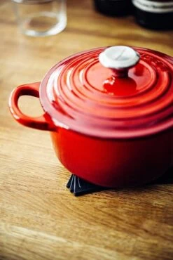 Le Creuset Signature Braadpan - 4,2 L - 24 Cm - Kersenrood 17 Le Creuset Signature Braadpan - 4,2 L - 24 Cm - Kersenrood -Keuken Serie Winkel 801x1200 3