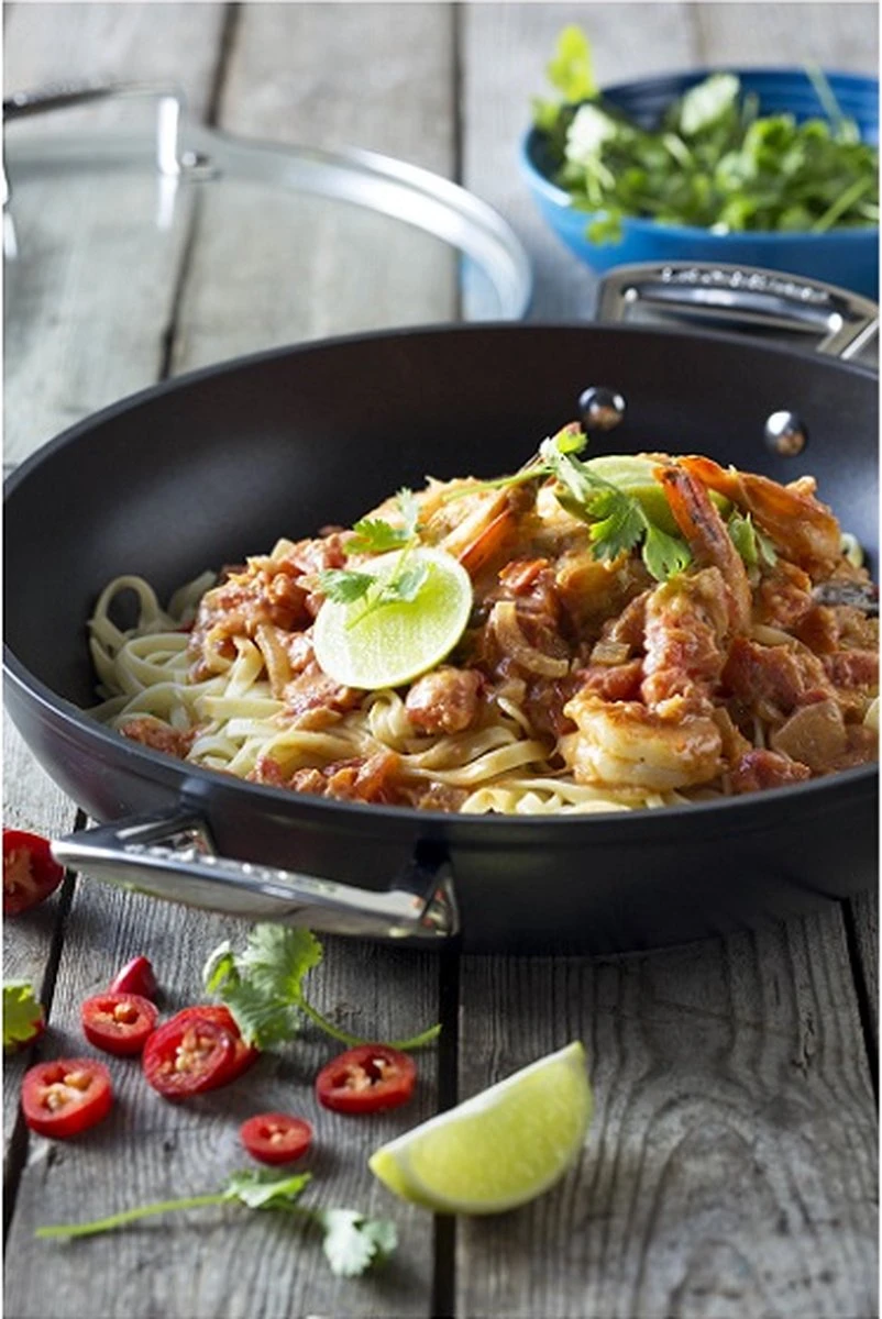 LE CREUSET - Les Forgees - Sauteerpan 2 Grepen 28cm 3,2L 4 LE CREUSET - Les Forgees - Sauteerpan 2 Grepen 28cm 3,2L - Afbeelding 2